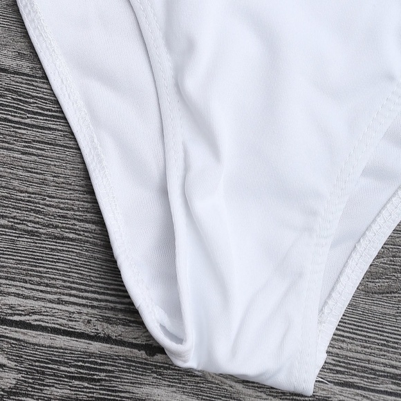 🎁 FREE W/ $75 PURCHASE//WHITE LACE-UP SWIMSUIT - Picture 4 of 6